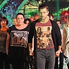 1131013230174_05_Kimberley_Walsh_rehearsing_the__Thriller__dance_routine_24_10_12_28729.jpg